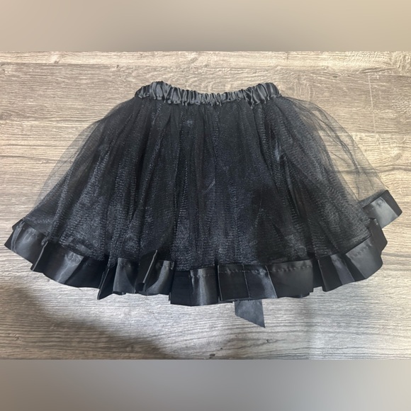 Chic Black Tulle A-Line Skirt - Picture 3 of 5